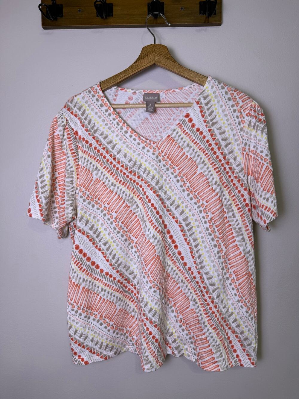 Chico’s Abstract Print Lightweight V-Neck Top Size 3 XL